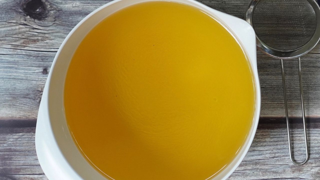 La magia detrás de los aceites saponificados 9 Foto haciendo jabón con aceites saponificados.